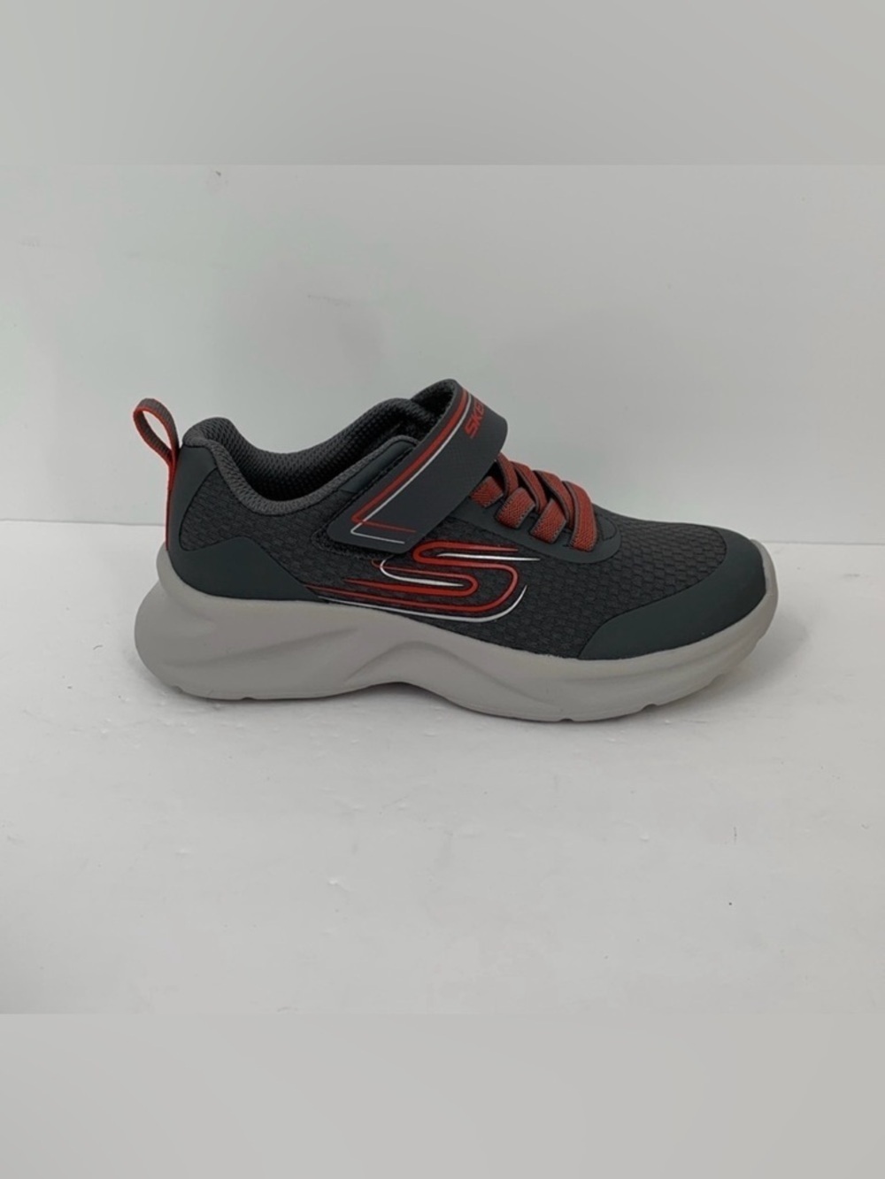 Skechers Dynamatic Swift tread sneakers charcoal gray shoe boys kids 12.5